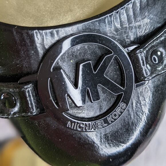 Michael Kors Fulton Mid Pumps - Picture 3 of 9